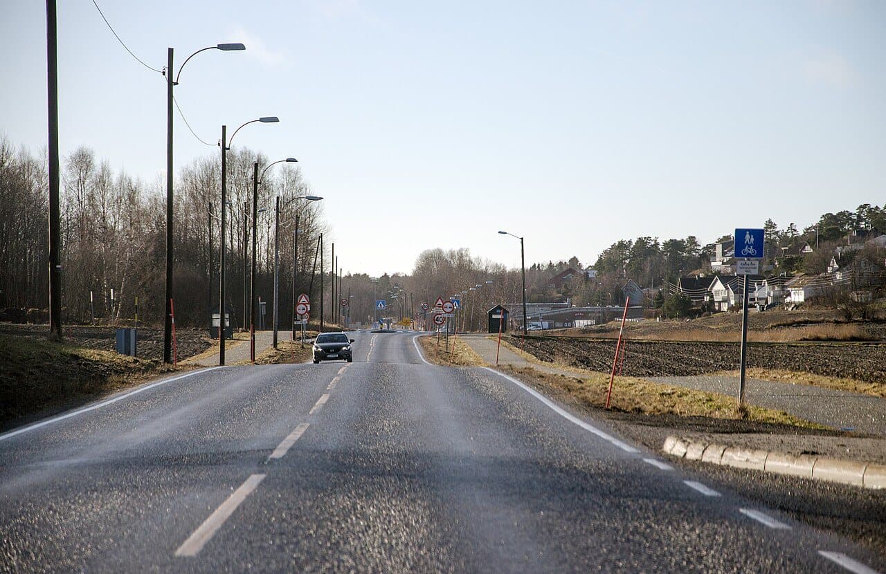 Fylkesvei 303 ved Lofterød i Sandefjord